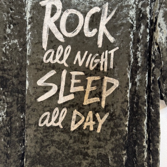 2/$25 Eyeshadow Buckle Green Juniors Rock All Day Velvet Grunge Festival Top XL - Picture 6 of 13